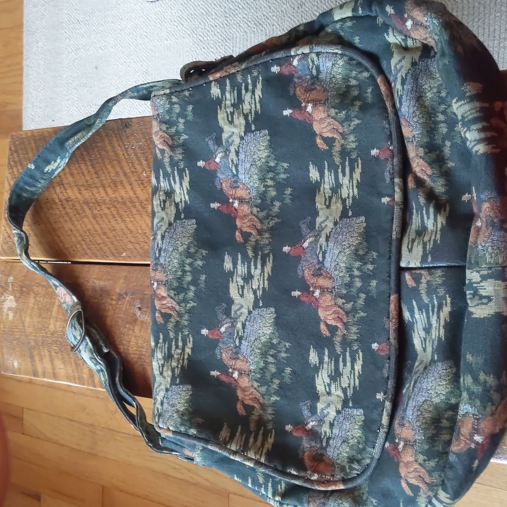 Teri jo occidental California tapestry bag. Like new condition. 15"X18"X3" deep.